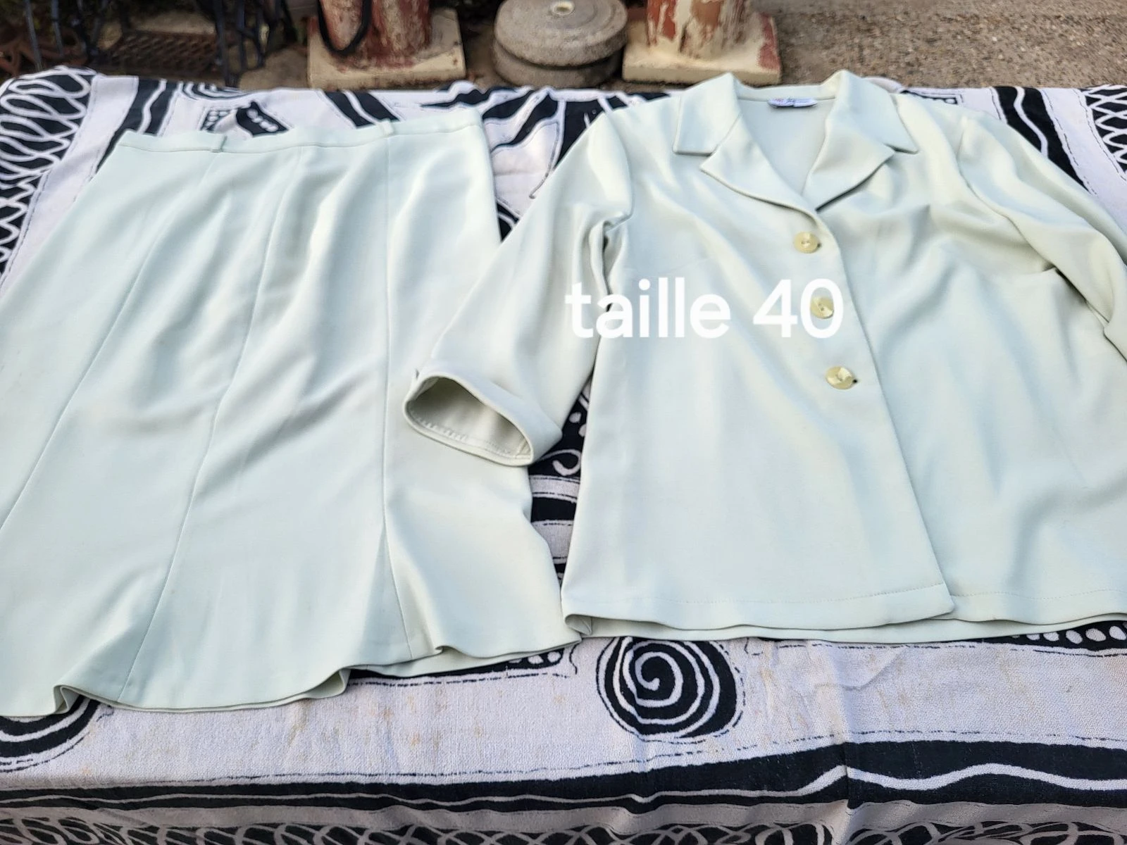 Ensemble jupe veste tailleur taille 40